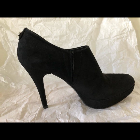 9M Stuart Weitzman Logocoverup Black Suede Booties - Picture 5 of 16